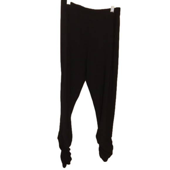 𝅺Marallis Navy Capris - Picture 1 of 6